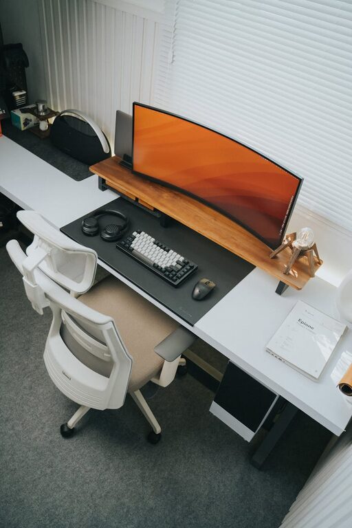 Consejos prácticos para organizar tu espacio de trabajo en casa de manera eficiente